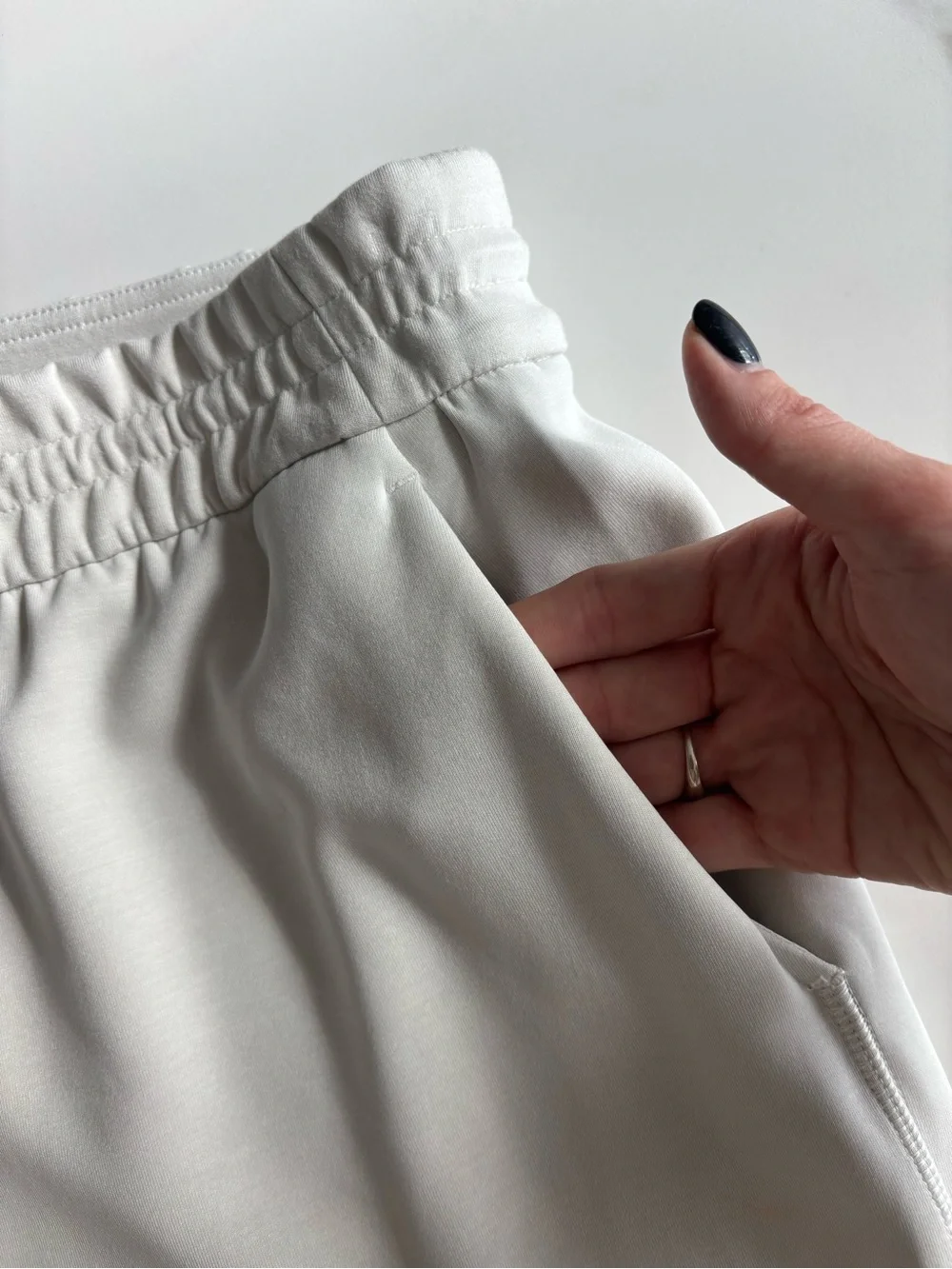 Lululemon Softstreme High-Rise Pant Sz 12 Bone beige
